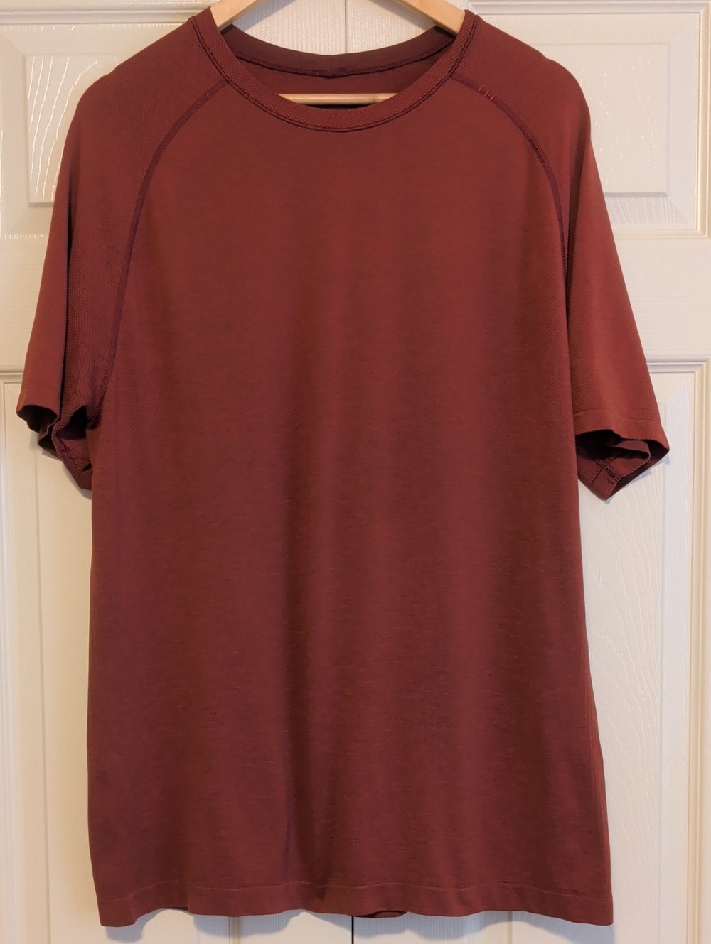 lululemon athletica Burgandy Men's Metal Vent Short Sleeve Crew Tee